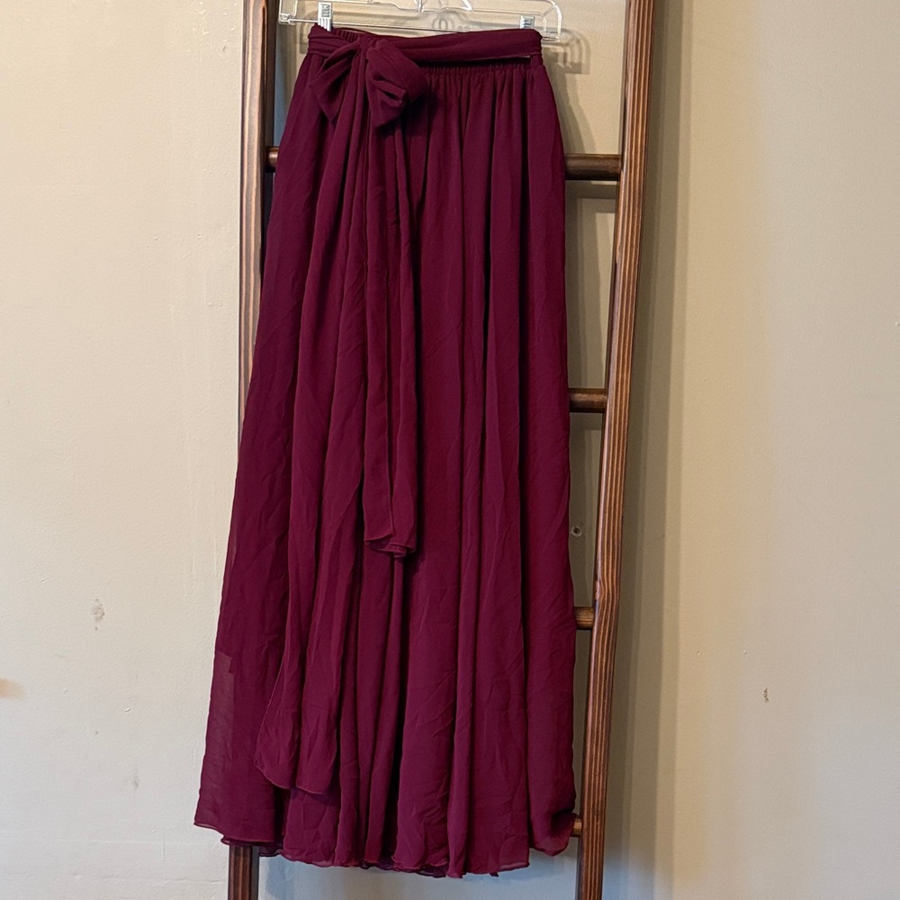 Chic burgundy Maxi Skirt